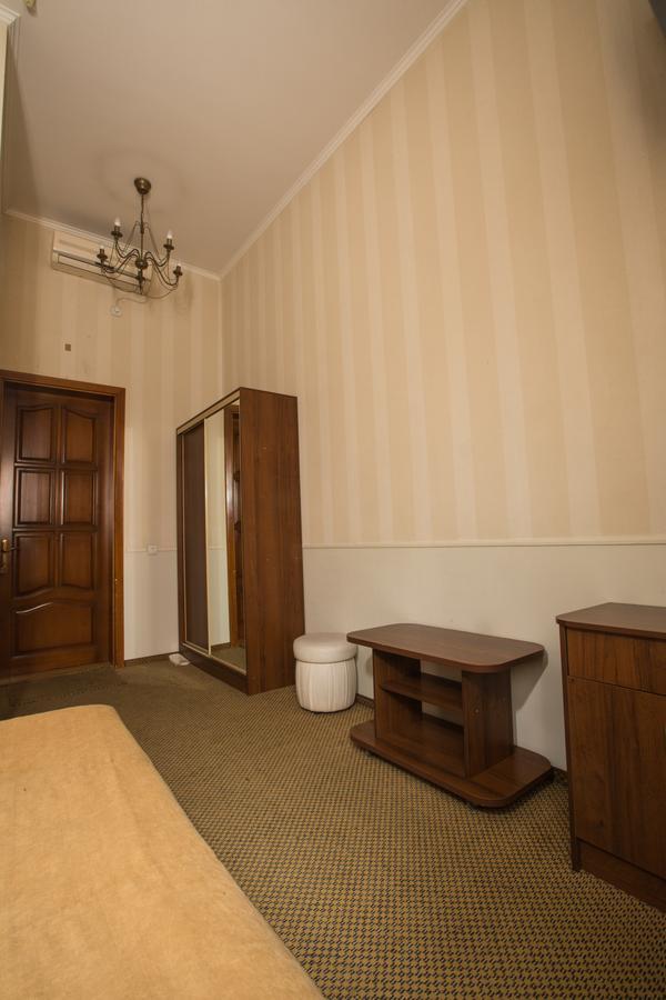 Magnat Lux Hotel Çernivtsi Dış mekan fotoğraf