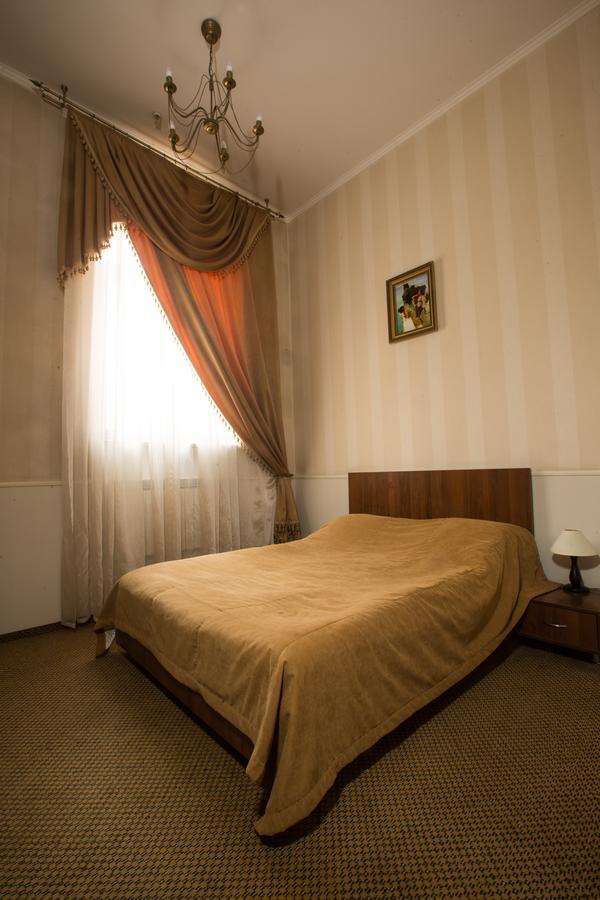 Magnat Lux Hotel Çernivtsi Dış mekan fotoğraf