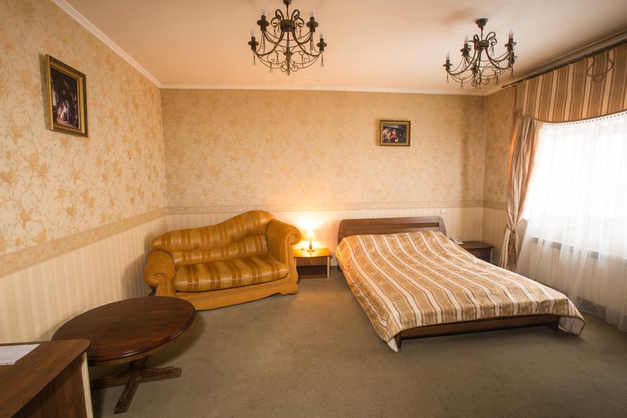 Magnat Lux Hotel Çernivtsi Dış mekan fotoğraf